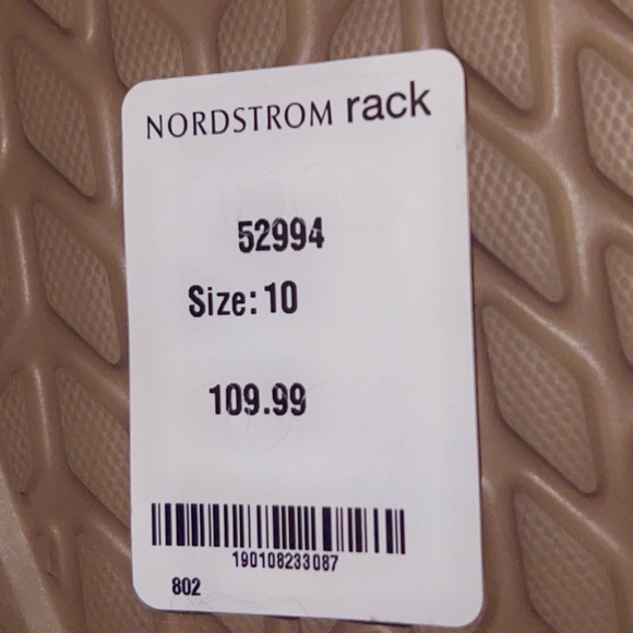 Koolaburra by UGG Victoria Women's Black Suede Boots with Pom Pom Accent NO BOX - Picture 6 of 6